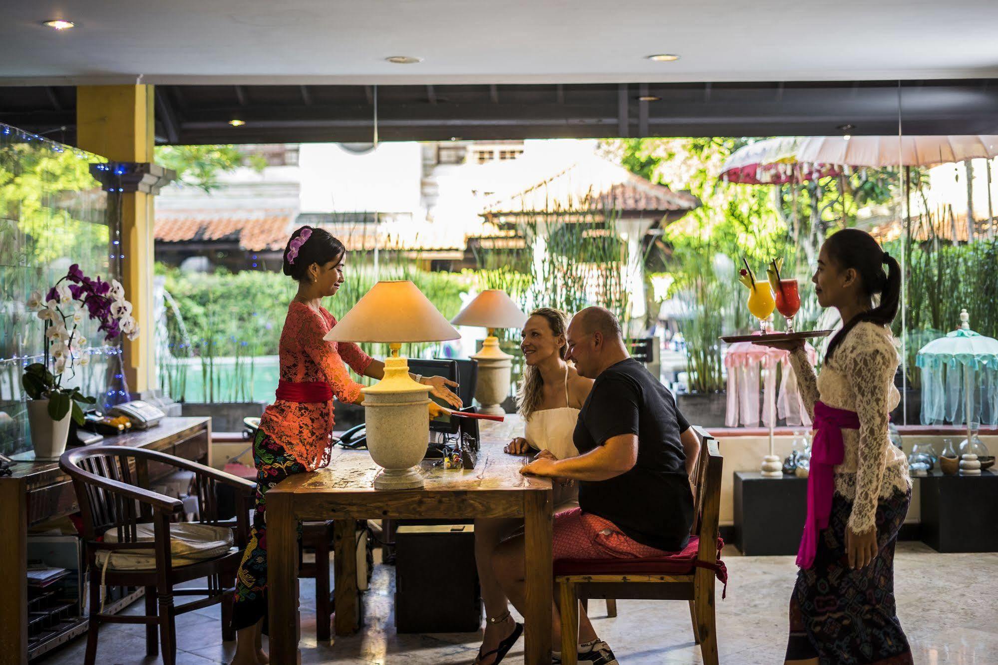 Royal Hotel And Villa Bali Legian Exterior foto